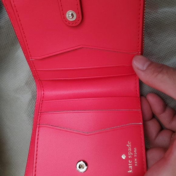 Sold out!!Kate spade wallet - Picture 2 of 10